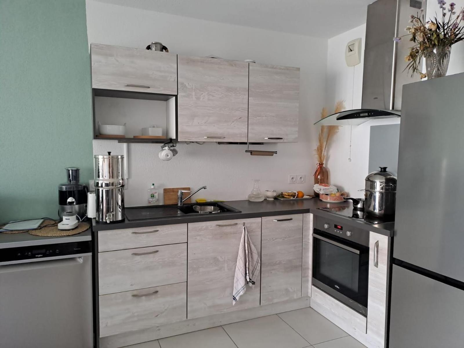 Appartement T2 Avec Terrasse, 5 Min De La Plage Fréjus Exterior foto